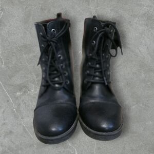 🥾 Black Lace-Up Ankle Boots Sz 6.5